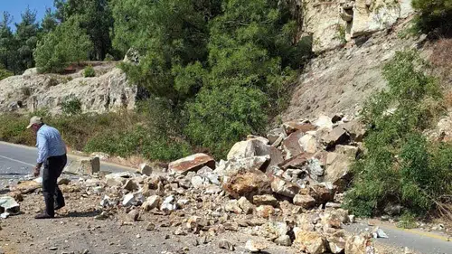 İlçede kapanan yol açıldı