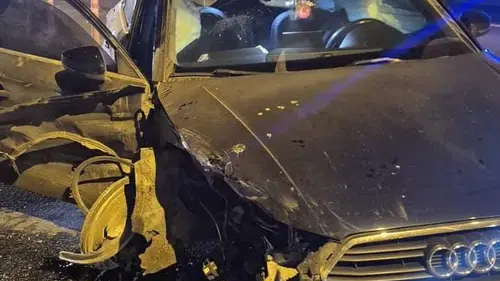 Otomobil motosiklete çarptı: 2 yaralı