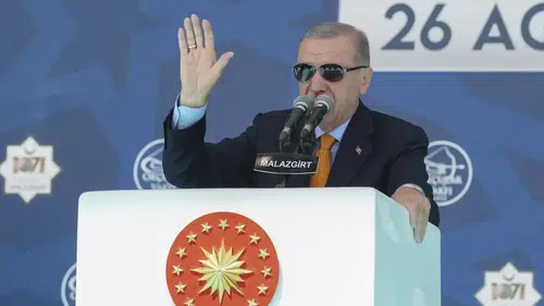 Cumhurbaşkanı Erdoğan, Malazgirt'ten mesaj verdi: Kılıç kınından çıkarsa kelama yer kalmaz