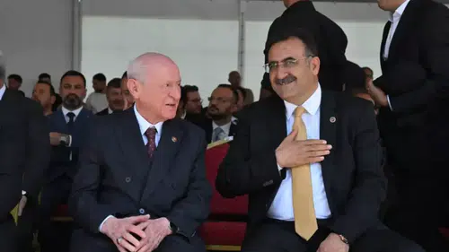 Programa damga vuran kare: Bahçeli'nin yanındaki isme dikkat