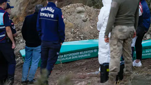 Manisa'da 2 çiftçinin cesedi toprak altından çıkarıldı