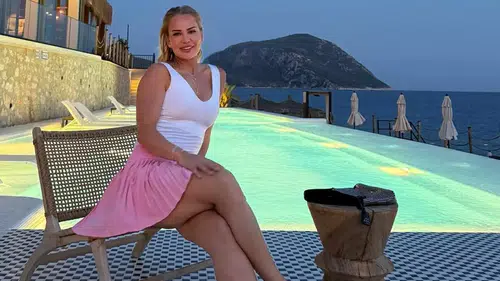 Nagihan Karadere bakın neden bıçak altına yatmış