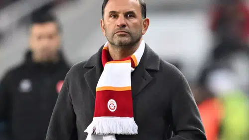 Taraftar Okan Buruk'un kalemini kırdı!