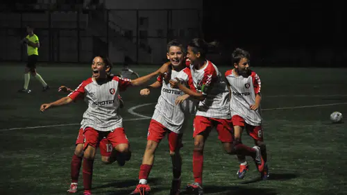 U13 takımından muhteşem geri dönüş! 3-2