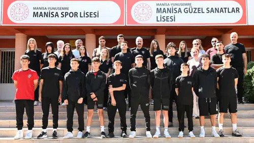 Müdür Aktaş lise öğrencileriyle bir araya geldi