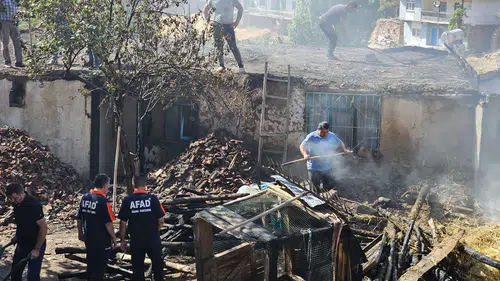 yangında bir ev ve samanlık küle döndü