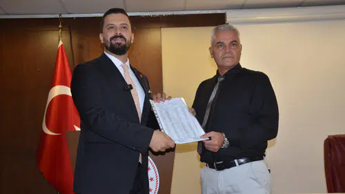 CHP Şehzadeler’de Mert Özkösemen mazbatasını aldı