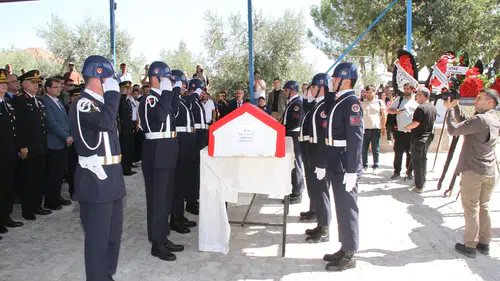 Manisa şehidini memleketinde toprağa verdi
