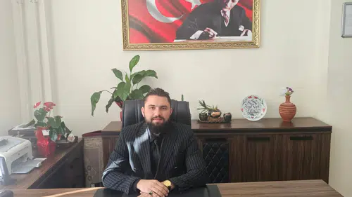 Manisa’nın genç eğitimcisi başarılarıyla gururlandırıyor