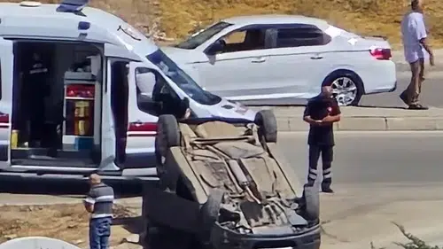 Kontrolden çıkan otomobil takla attı