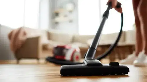 Süpürgenizden Kötü Koku Geliyor ve Çekmiyor mu? Nedeni Biriken Toz Olabilir