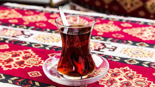 Çay sıcak suyla mı demlenir soğukla mı: Karadenizlilerin tavşan kanı çay sırrı ortaya çıktı