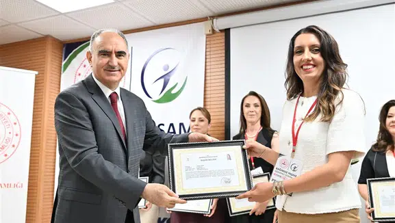 Akhisar’da gençler için dev adım: "Bağımsız Yaşam, Güvenli Yarınlar" başladı