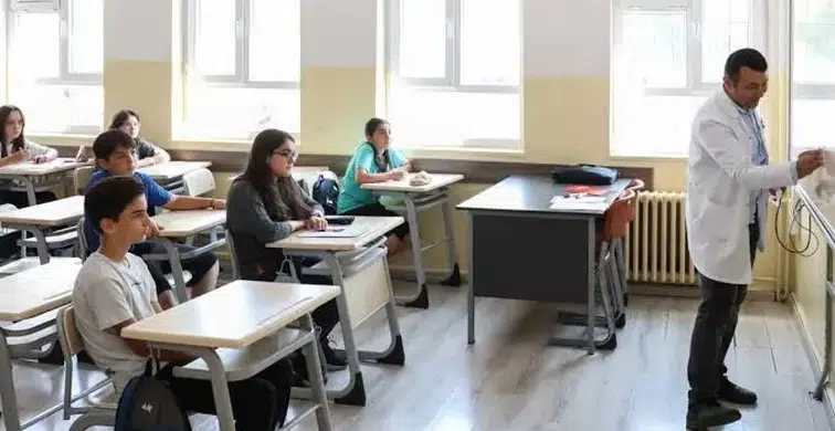 Okullarda Devamsızlık Hakkı Kaç Gün? Lise ve Ortaokullarda Sınıfta Kalma Sınırı 2026