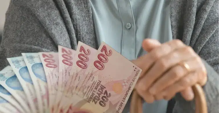 Emekli İkramiyesinde Yeni Teklif Meclis'te: Yılda 4 Ödeme ve Asgari Ücret Şartı