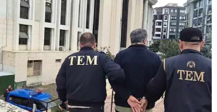 Resim öğretmeni sosyal medya paylaşımı sebebiyle tutuklandı