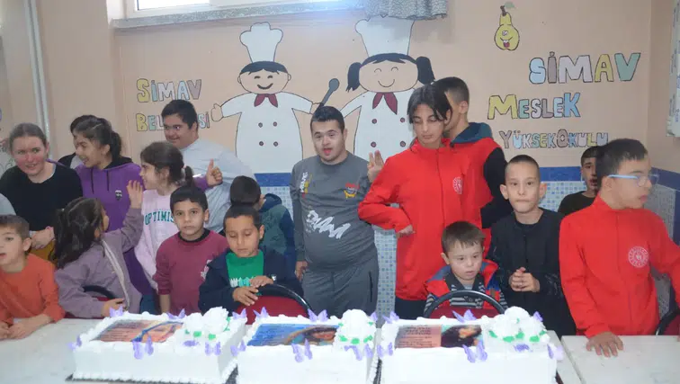 Özel öğrenciler öldürülen Yeşim'i unutmadı