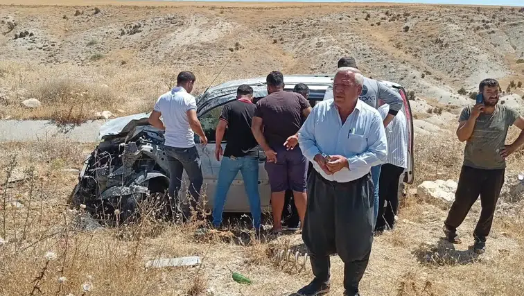 Direksiyon hakimiyetini kaybetti şarampole yuvarlandı