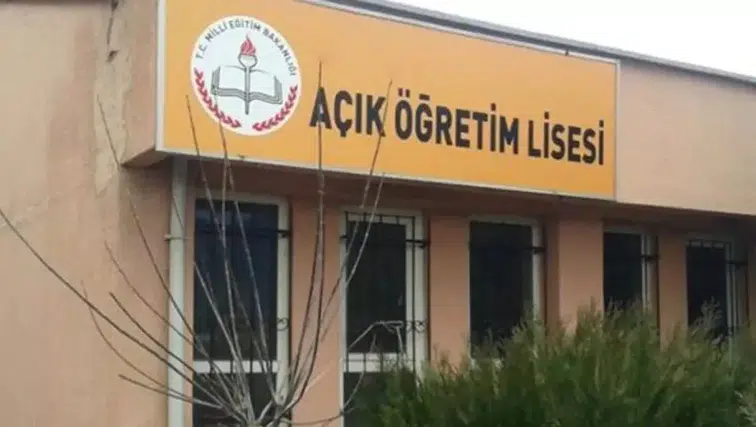 AÖL 2. Dönem Kayıtları 5 Şubat’ta Sona Eriyor! Kayıt Yenileme Ücreti ve Ödeme Detayları Belli Oldu