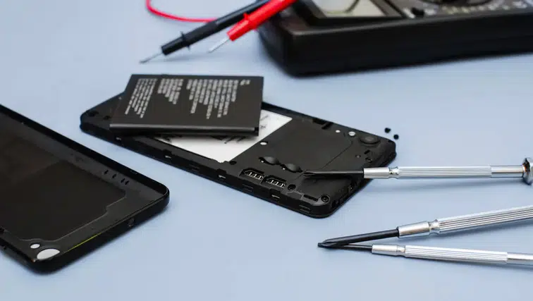 Telefonlarda yeni dönem: Batarya değişimi kullanıcı tarafından yapılabilecek