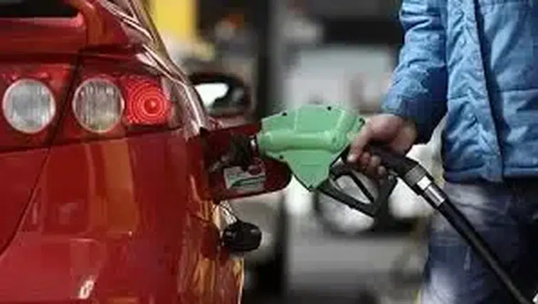Benzin ve Motorin Tabelası Yenilendi: 14 Mayıs’ta Pompa Fiyatları Merak Ediliyor