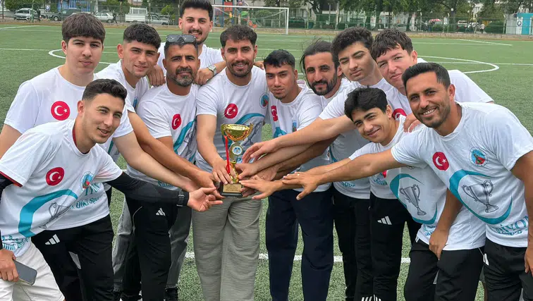 Salihli Ülküspor şampiyonluk kupasına kavuştu