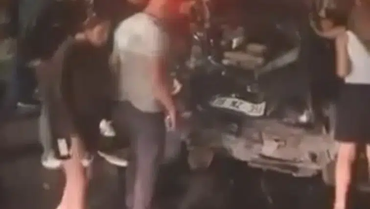 Astsubayları taşıyan otomobil kaza yaptı!