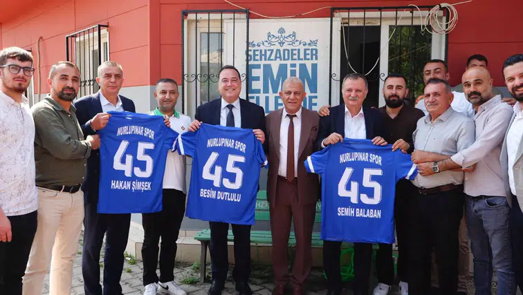 Nurlupınarspor belediye başkanlarını ağırladı
