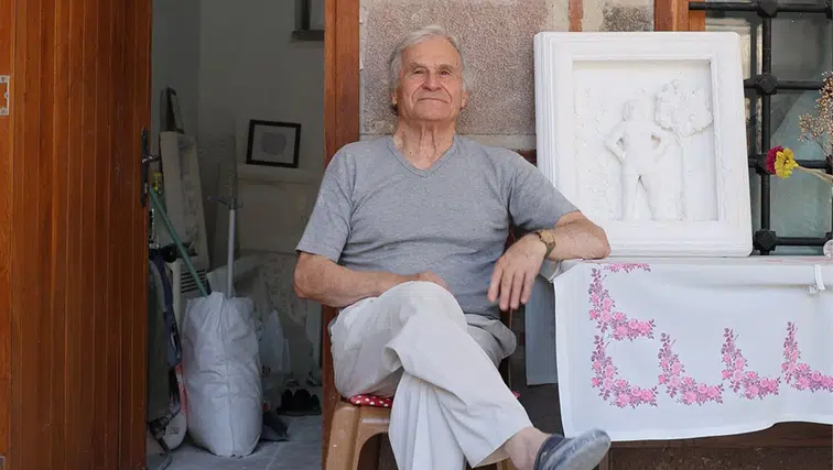 Çocukluk anılarını sanat eserlerine dönüştürüyor