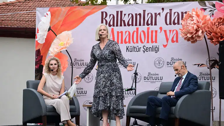 Balkan havası Manisa'da esti