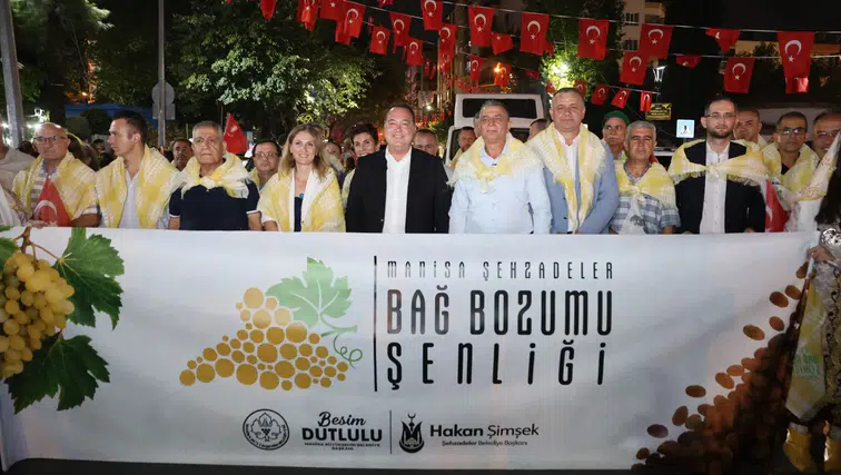 Manisa’da Bağ Bozumu Korteji renkli görüntülere sahne oldu