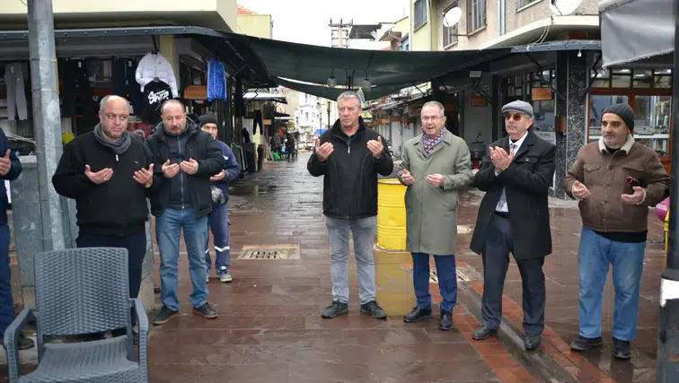 Manisa’da Esnaftan Lokma Hayrı