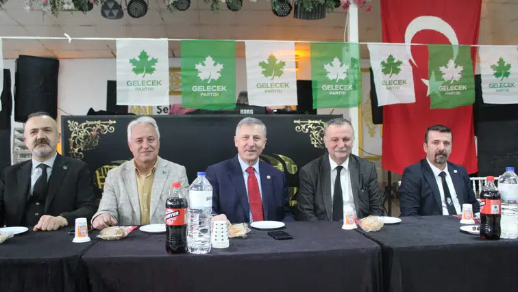 Gelecek Partililer iftar programında bir araya geldi