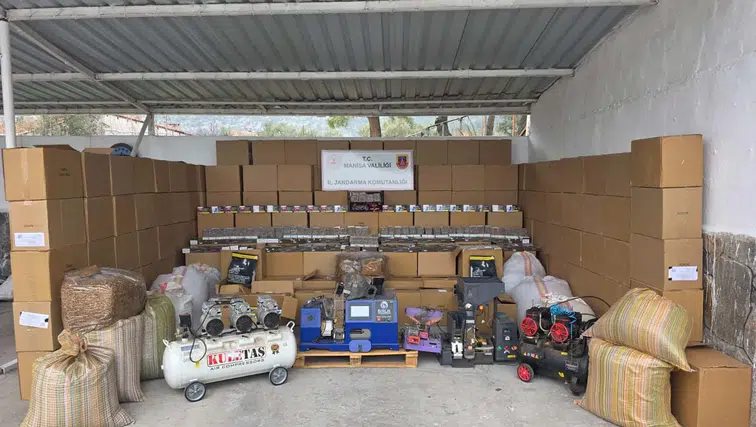 Manisa'da kaçak sigara operasyonu