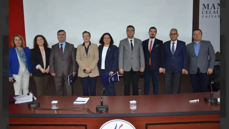 Manisa'da "Yeni küresel ekonomide vergilendirme ve Türkiye" paneli gerçekleştirildi