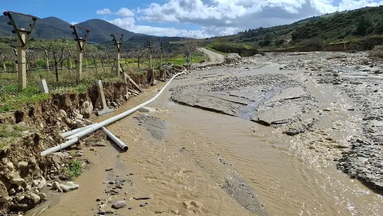 Manisa'nın o mahallesinde su taşkını yaşandı