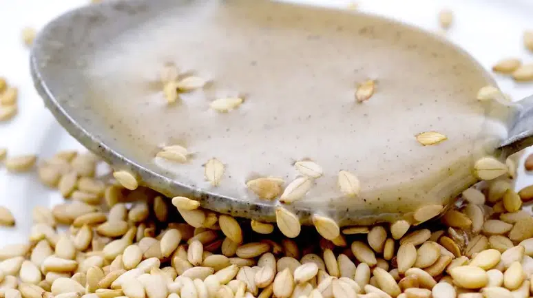 Pekmezi Sollayan Besin Demir Depolarını Dolduruyor