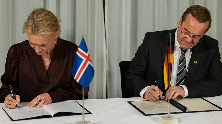 İzlanda'da askeri üs mü kurulacak?