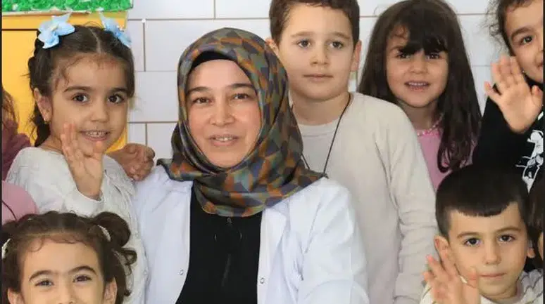 3 çocuk annesinin azmi: Hayvancılıkla uğraşırken çocukların ilk öğretmeni oldu