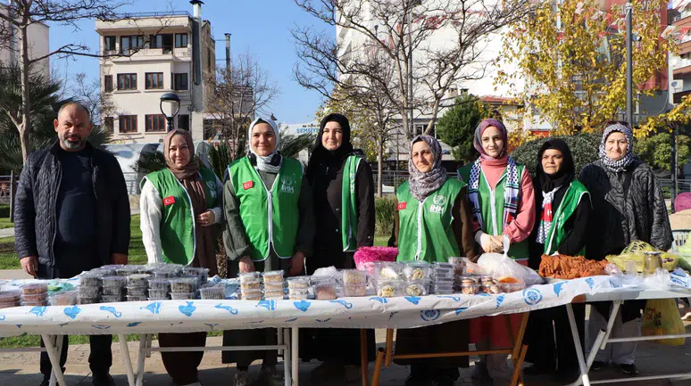 Manisa'da Gazze için yardım kermesi düzenlendi