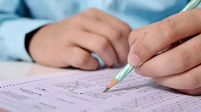 AUZEF sınav takvimi açıklandı: Vize ve final tarihleri belli oldu! Gözler sınav giriş yerlerinde