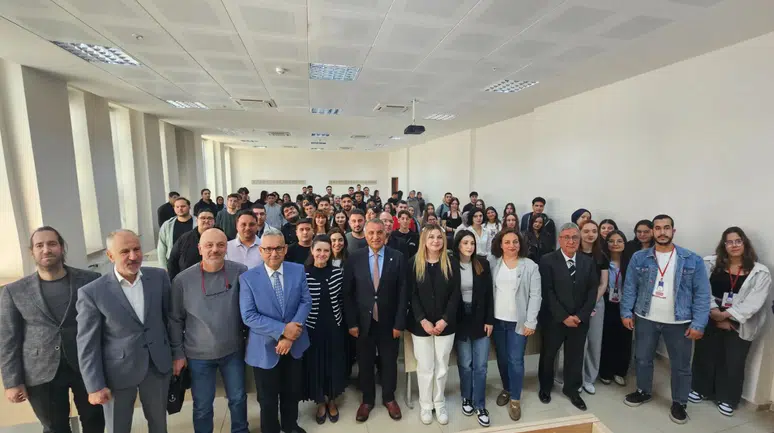Manisa’da kamu yönetimi ve maliye perspektifinden devletin işleyişi ele alındı