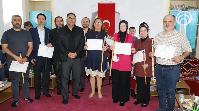 Manisalı neyzenler diplomalarını aldı