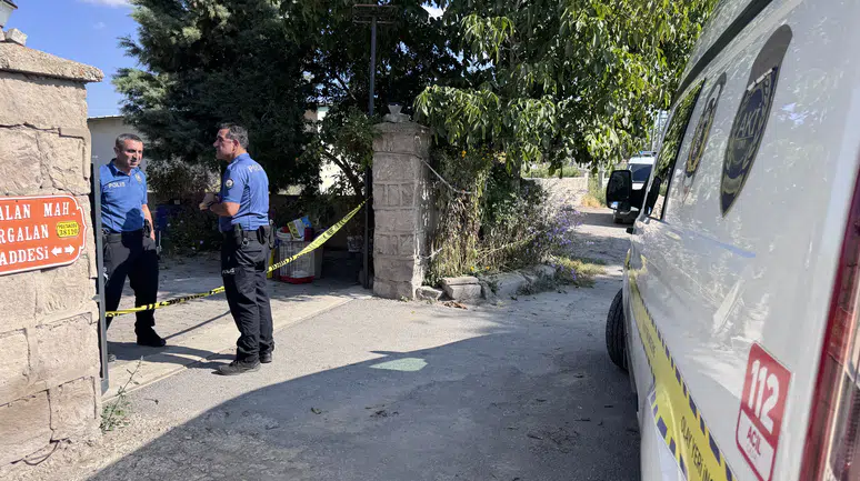 Evden gelen silah sesi polisi harekete geçirdi! Kadın yaralı bulundu
