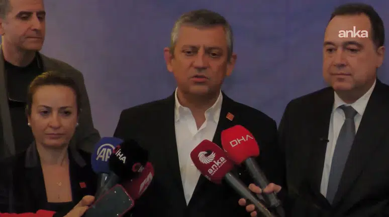 CHP Genel Başkanı Özel'den Manisa'da buruk iftar CHP Genel Başkanı Özgür Özel, Manisa'da vatandaşlarla iftarda bir araya geldi - Manisa Haberleri