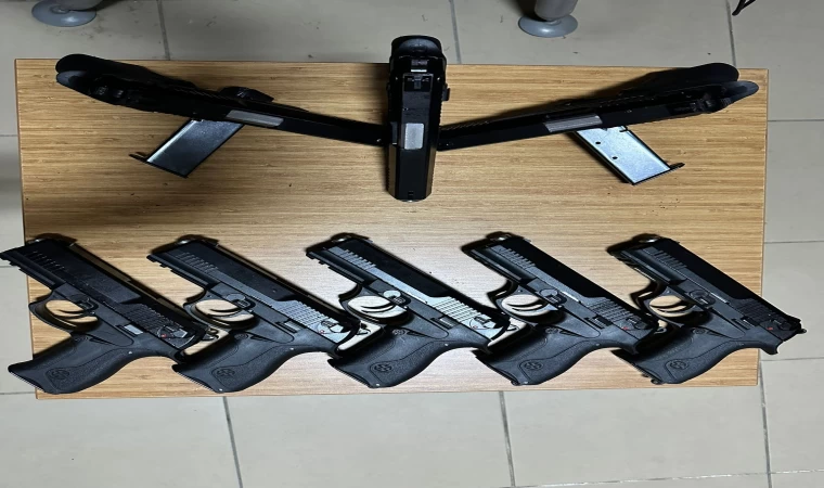 İzmir'de Silah Ticareti Yapan 2 Şüpheli Yakalandı