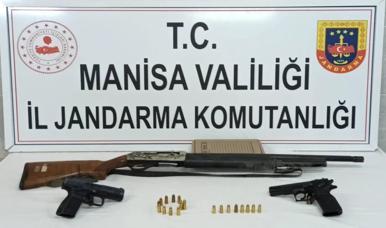 Turgutlu'da silah tacirlerine operasyon