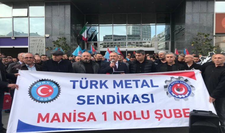 Manisa Türk Metal Sendikasından siyah çelenkli eylem