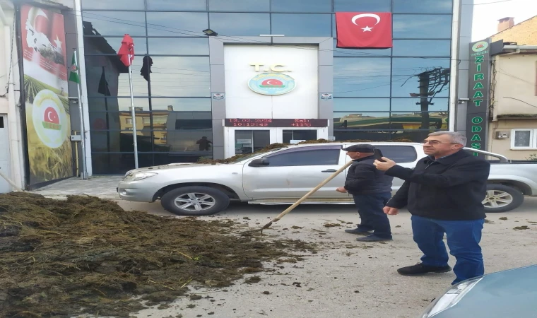 CHP'li başkan adayına gübreli protesto