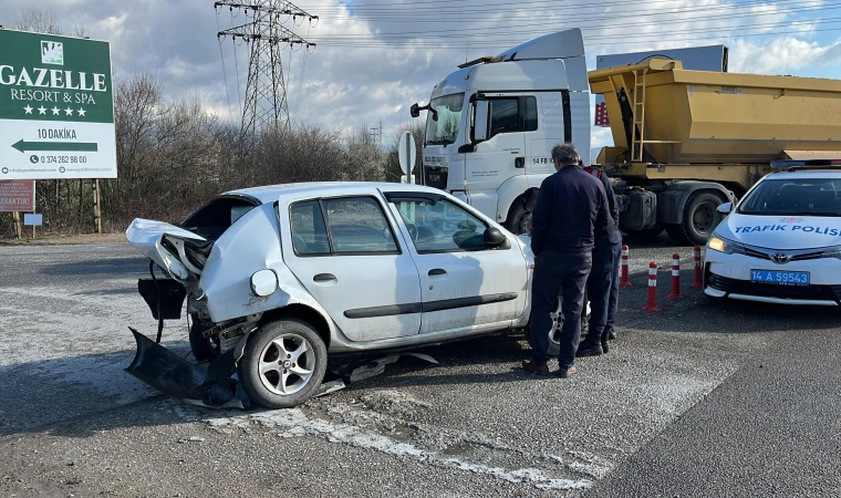Üç aracın karıştığı kazada, 3 kişi yaralandı